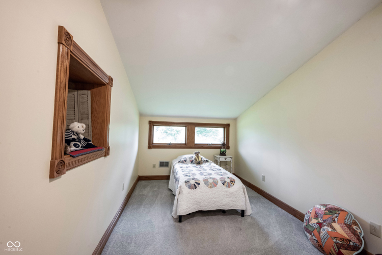 Listing Image 83