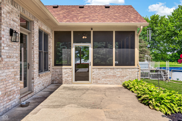 Listing Image 64
