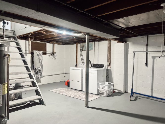 Listing Image 12