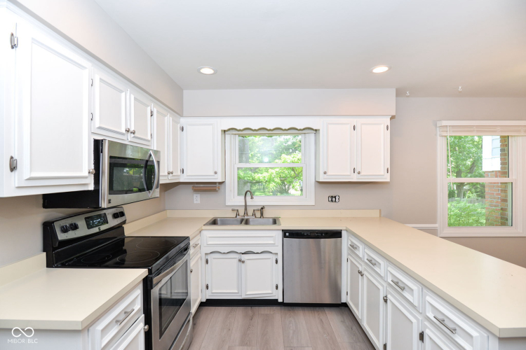 Listing Image 19