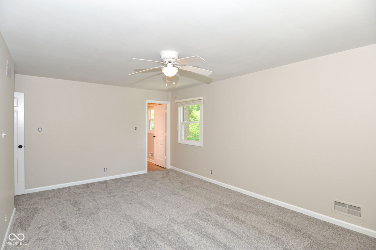Listing Image 24