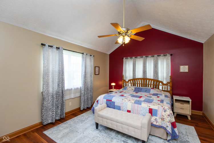 Listing Image 18