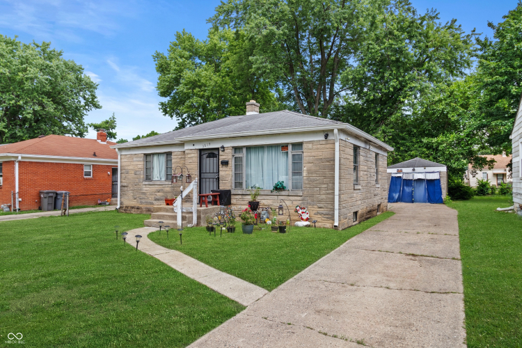 Listing Image 3