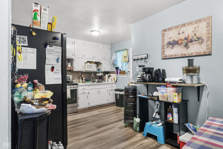 Listing Image 9