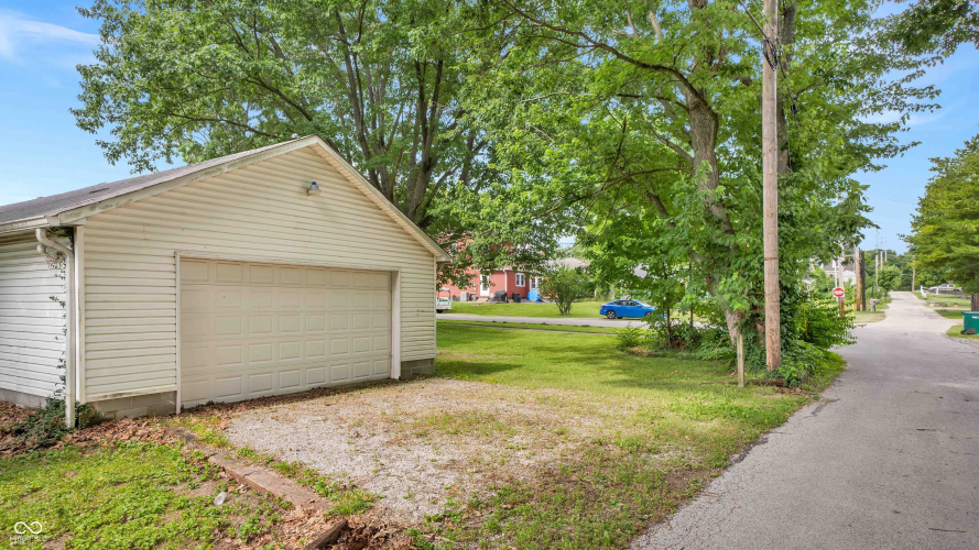 Listing Image 8