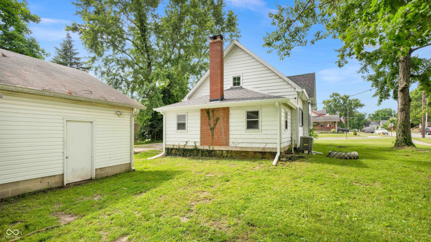 Listing Image 9
