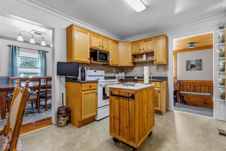 Listing Image 16