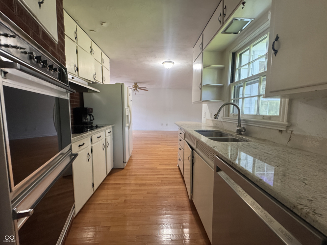 Listing Image 17