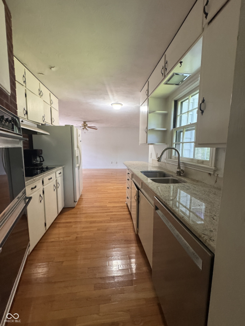 Listing Image 18