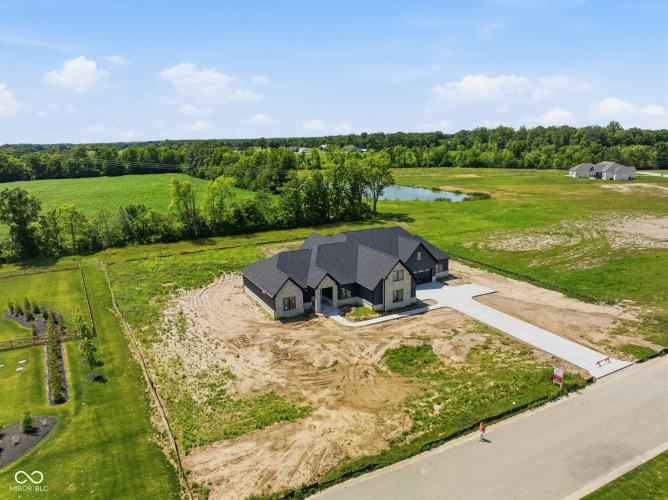 Listing Image 64