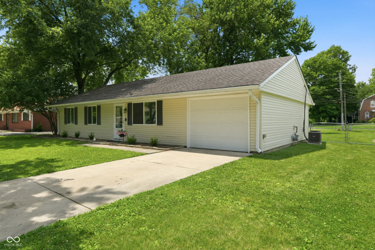 Listing Image 3