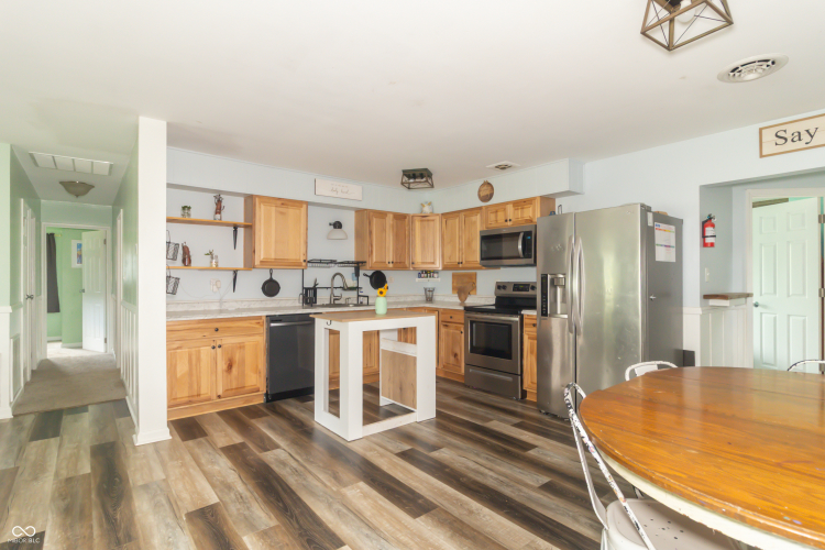Listing Image 11