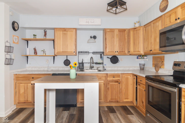 Listing Image 14