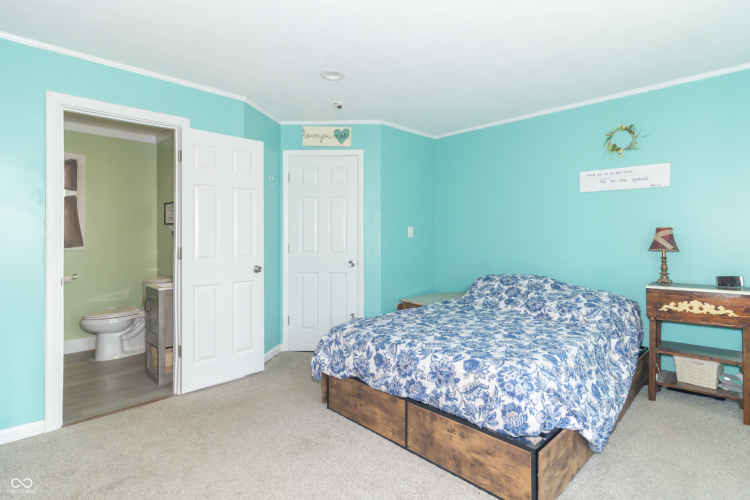 Listing Image 17
