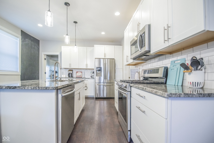 Listing Image 9