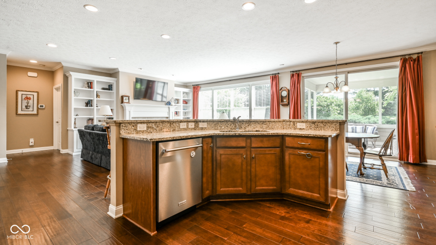 Listing Image 16