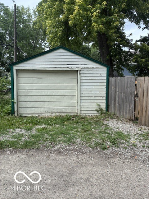 Listing Image 12