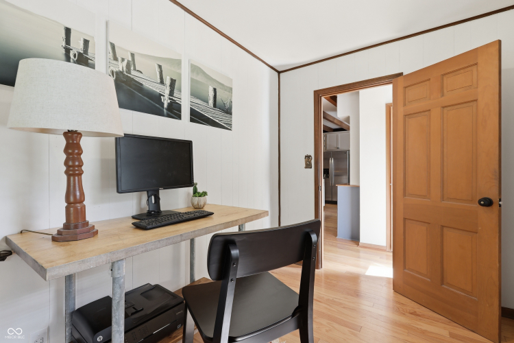 Listing Image 10