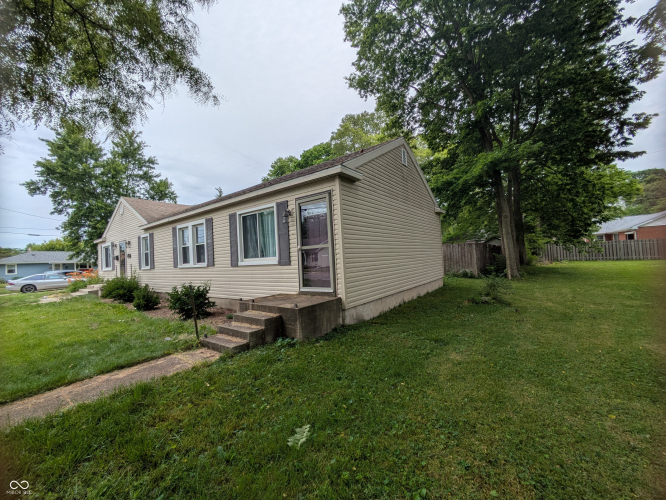 Listing Image 3