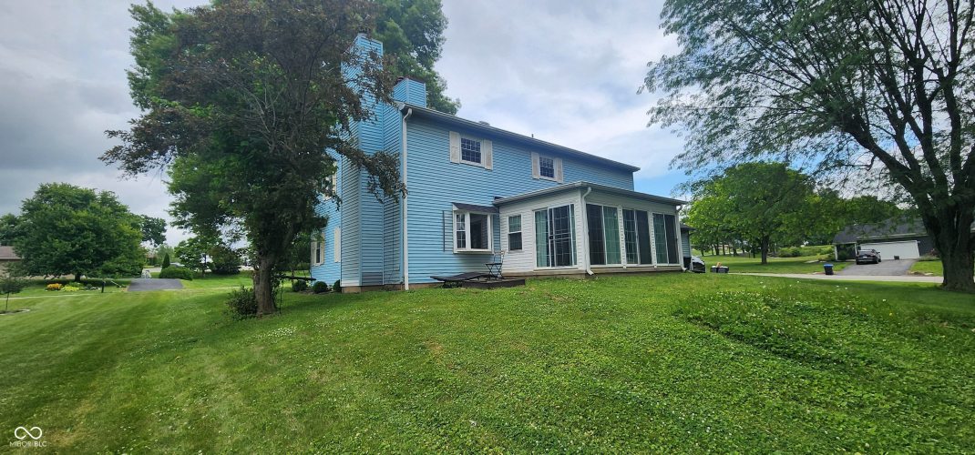 Listing Image 4