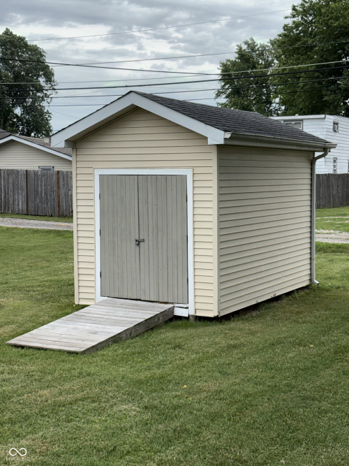 Listing Image 6