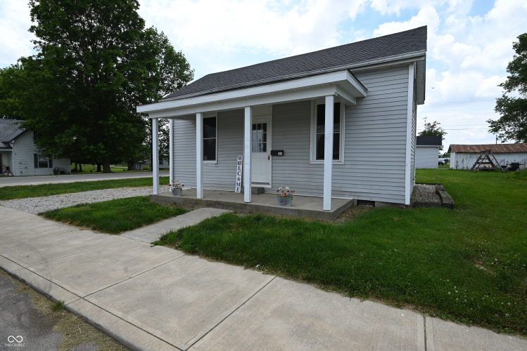 Listing Image 3