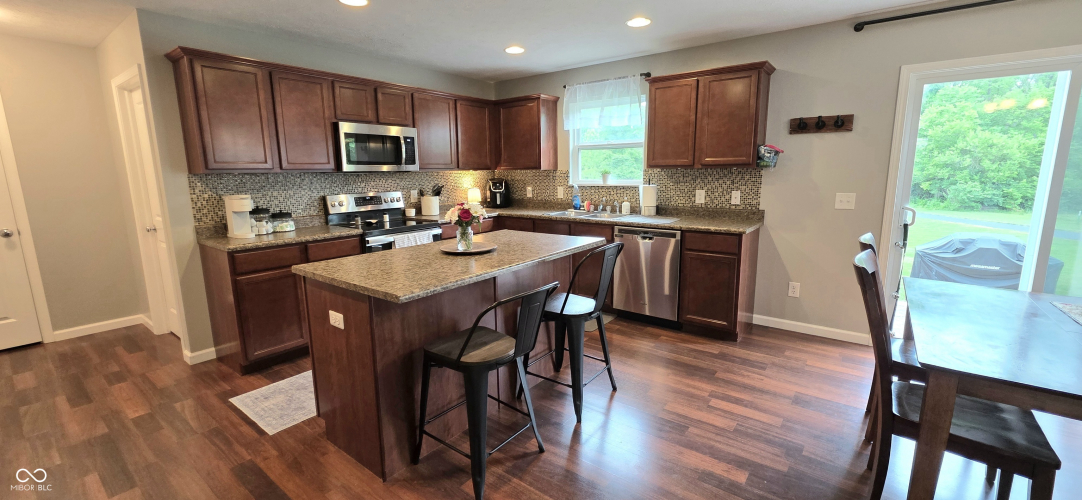 Listing Image 15
