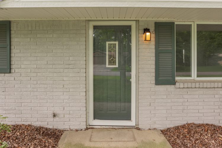 Listing Image 4