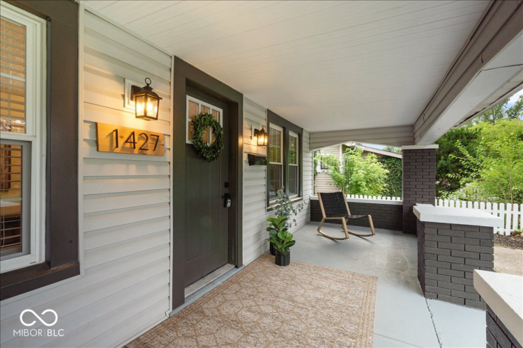 Listing Image 3