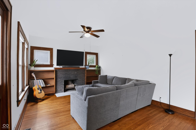Listing Image 13