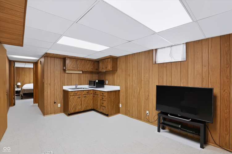 Listing Image 52