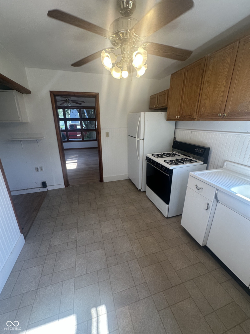 Listing Image 14