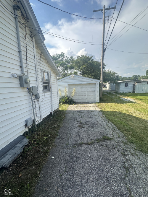 Listing Image 5