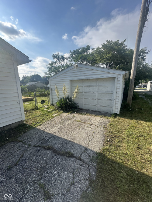Listing Image 6