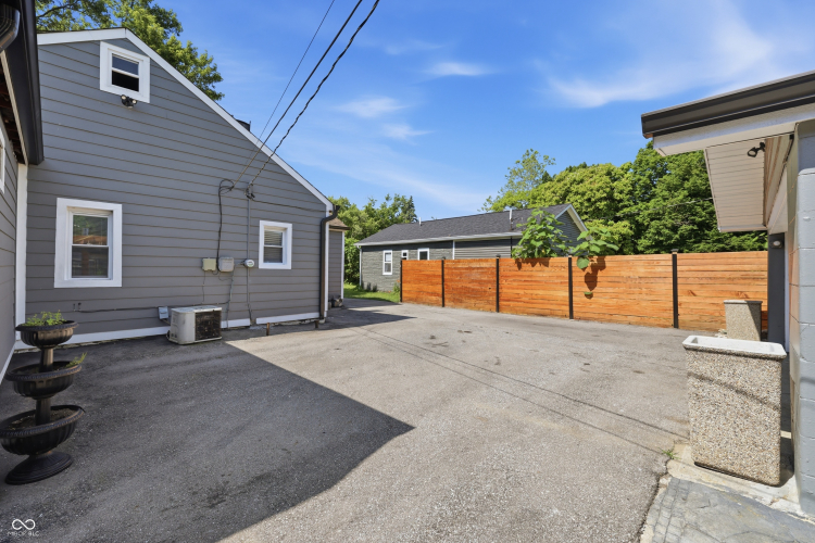 Listing Image 30