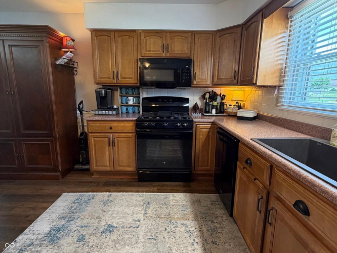Listing Image 14