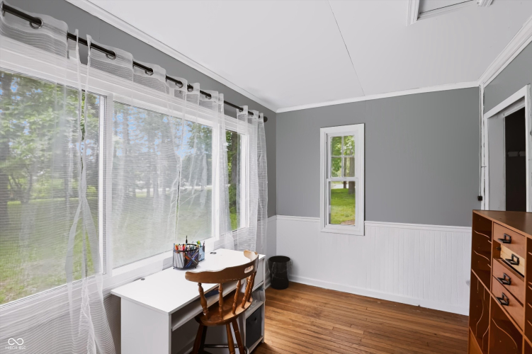 Listing Image 19