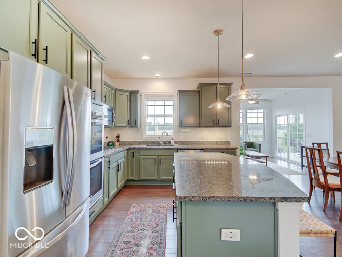 Listing Image 11