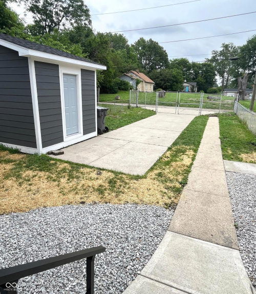 Listing Image 12