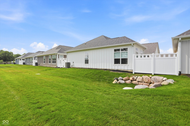 Listing Image 33