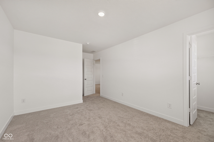 Listing Image 26