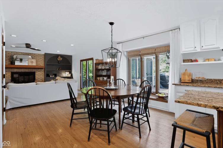 Listing Image 16