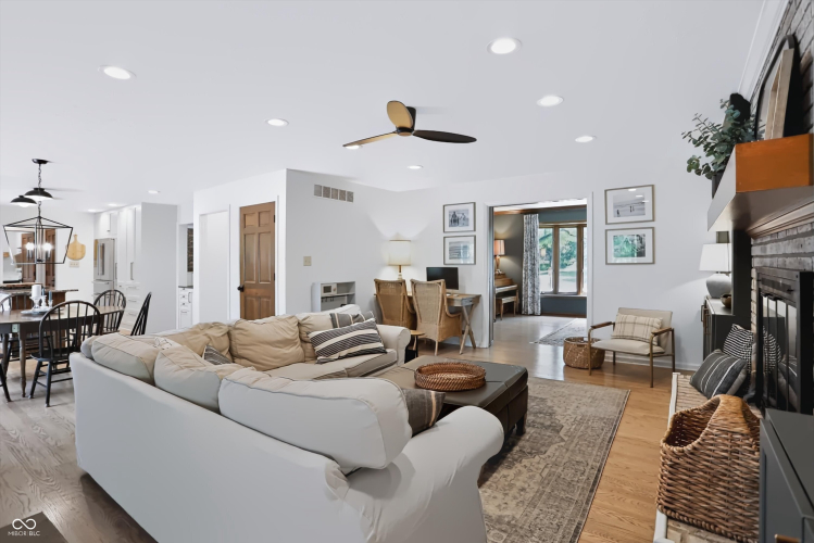 Listing Image 21