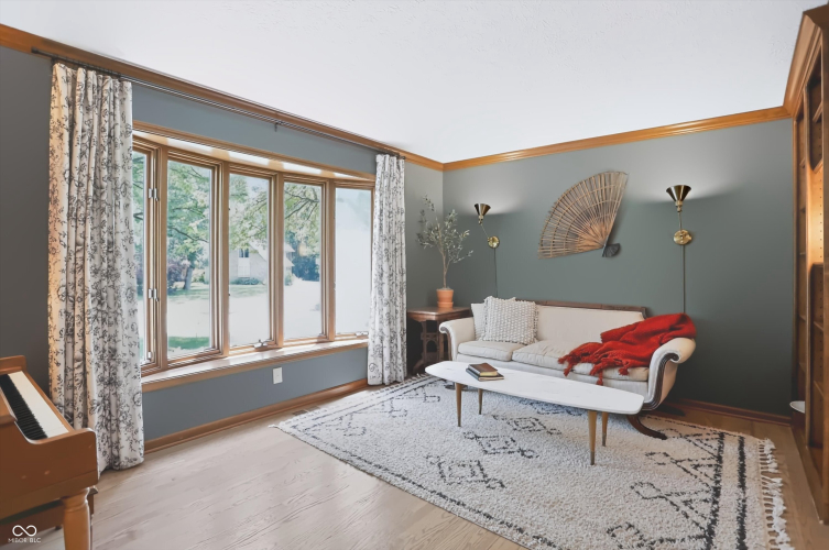 Listing Image 5