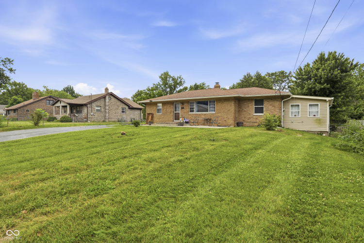 Listing Image 4