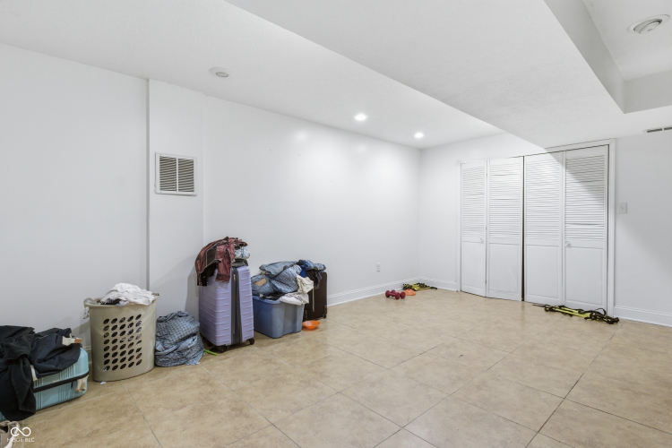Listing Image 27
