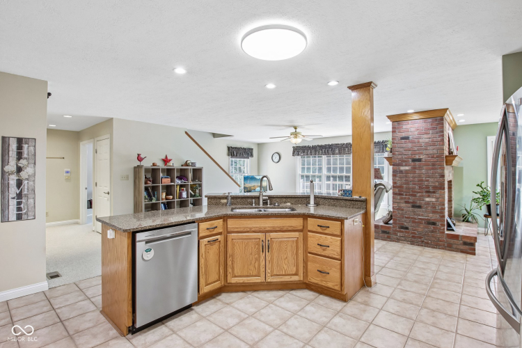 Listing Image 16