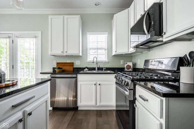 Listing Image 13
