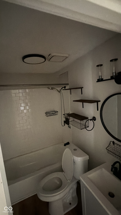 Listing Image 8