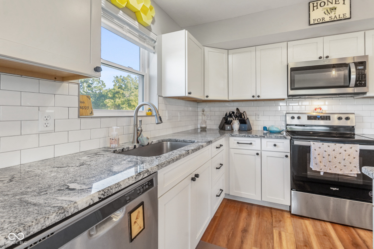 Listing Image 15